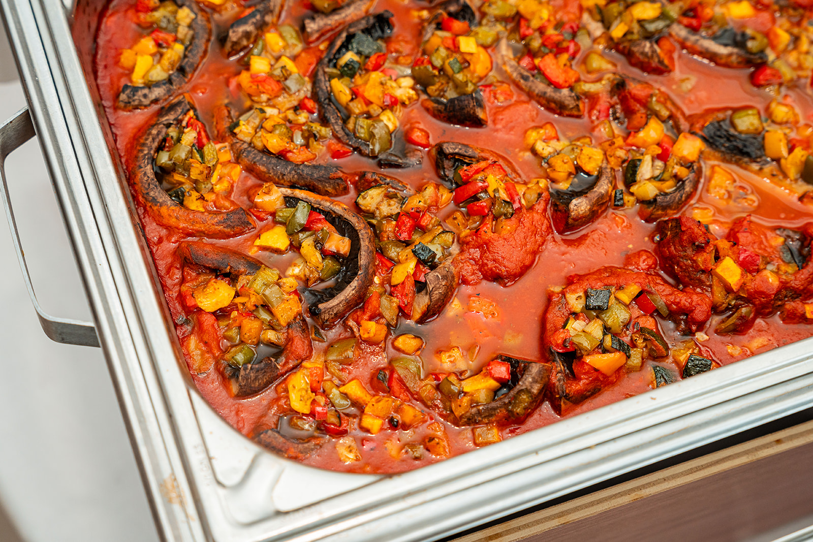 Ratatouille met portobello, paprika en courgette in tomatensaus