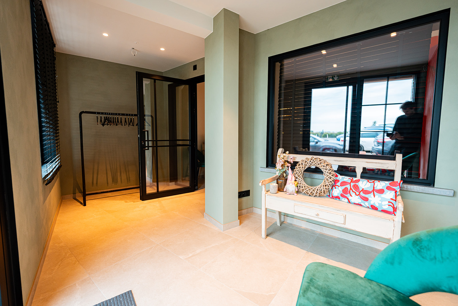 Vestiaire en garderobe in salieg roen